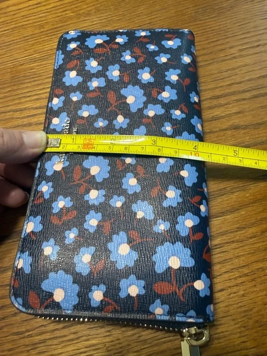 Kate Spade Blue and Red Floral Wallet W 4.75 L8 - Picture 15 of 15